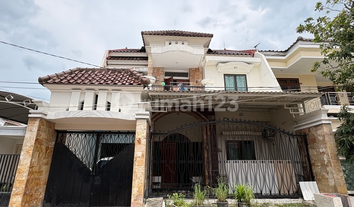 Rumah 2 Lantai Nomer Cantik 99 Wonorejo