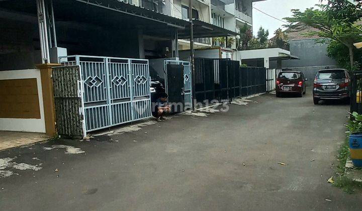 Dijual Rumah 2 Lantai Siap Huni Sudah Ful Renofasi 2