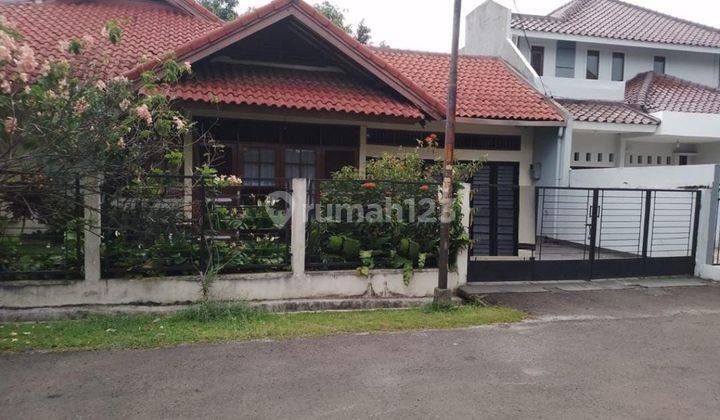 Rumah rapih, terawat dan siap huni di Bintaro 1