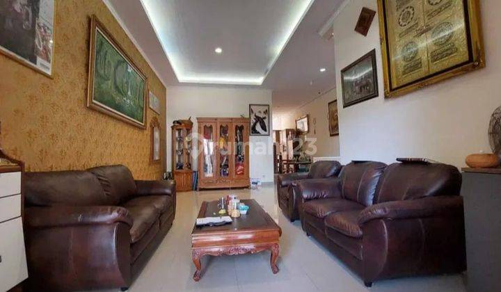 Rumah Dekat Stasiun 2lt,siap Huni Dalam Komplek Di Villa Bintaro 1