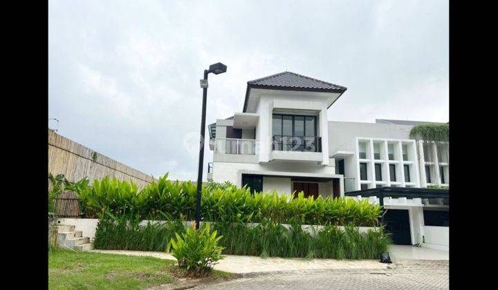 Rumah Bagus, Luxury  Private Swimming Pool Di Bintaro Sektor 7

 1