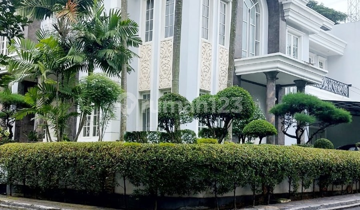Rumah Asri, Nyaman, 2 Lantai, Bagus, Dalam Cluster Elite di Bintaro