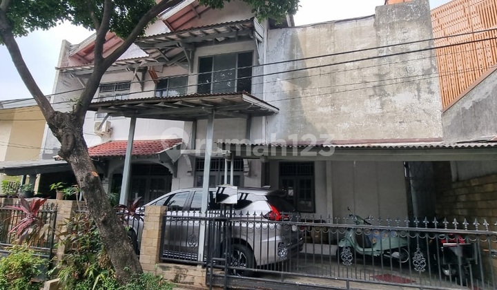 Rumah Lama Tapi Lokasi Strategis di Bintaro Sektor 3