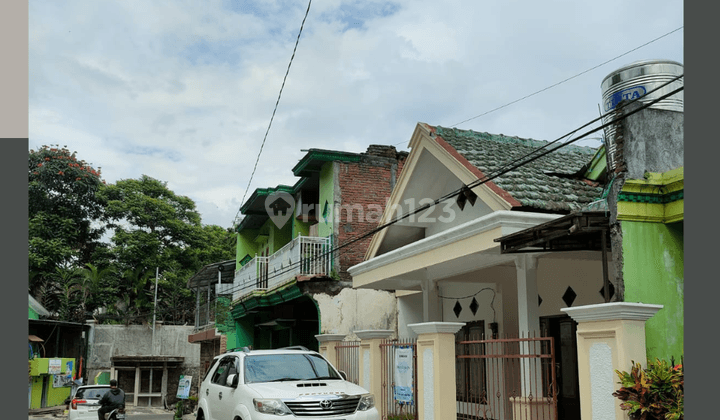 Sewa Rumah Keren Strategis Dekat Jtp Lingkungan Bersih Kota Batu 1