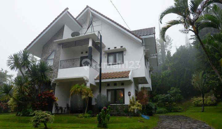 RUMAH VILA KOLAM RENANG HARGA ISTIMEWA DI PESANGGRAHAN KOTA BATU. 2