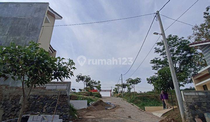 Rumah 2 Lantai Khas Jejepangan di Nayanika Hill Wagir Malang 2