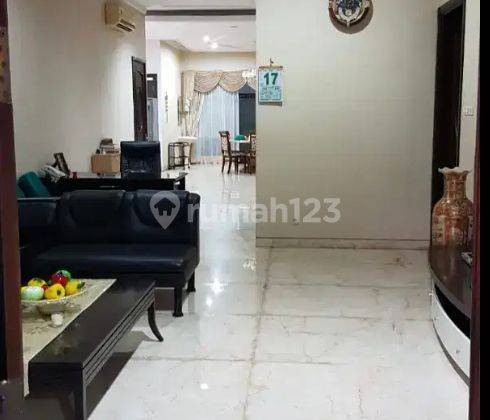 Rumah Permata Buana 2 Lantai Semi Furnished Siap Huni 4 Kamar Tidur 2