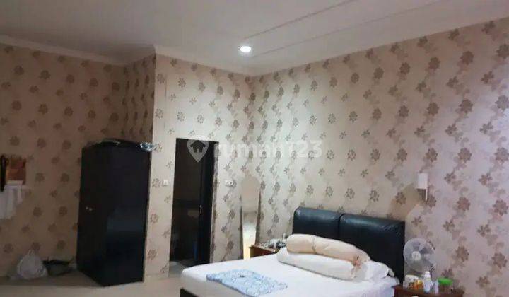 Rumah Permata Buana 2 Lantai Semi Furnished Siap Huni 4 Kamar Tidur 2