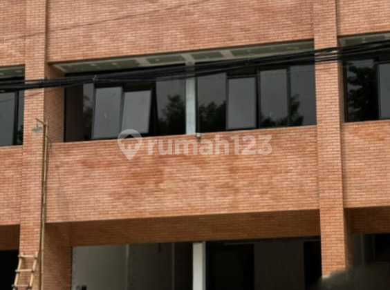 Disewakan Ruko 3 Lantai Siap Pakai di Curug Karawaci, Tangerang 1