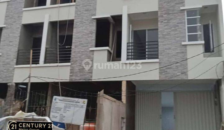 Dijual Rumah Baru Minimalis 3 Lantai di Jelambar Jakarta Barat 1