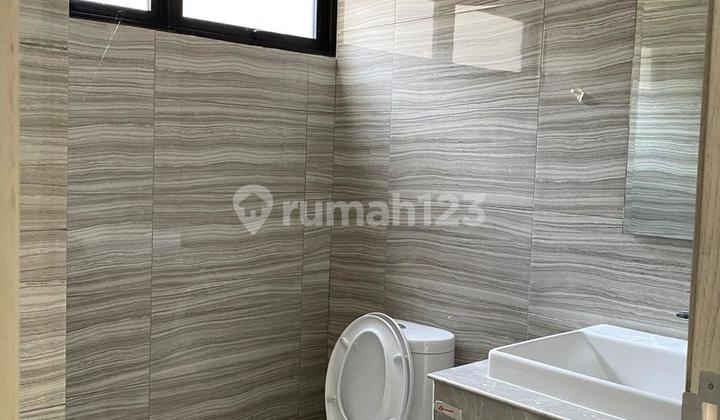 Rumah Minimalis 3 Lantai Dekat Fasilitas Umum di Cluster Semayang Cakung Jakarta Timur 2