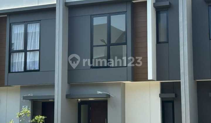 For Rent 2-Story House In Regia Cluster Summarecon Crown Gading HI Bekasi