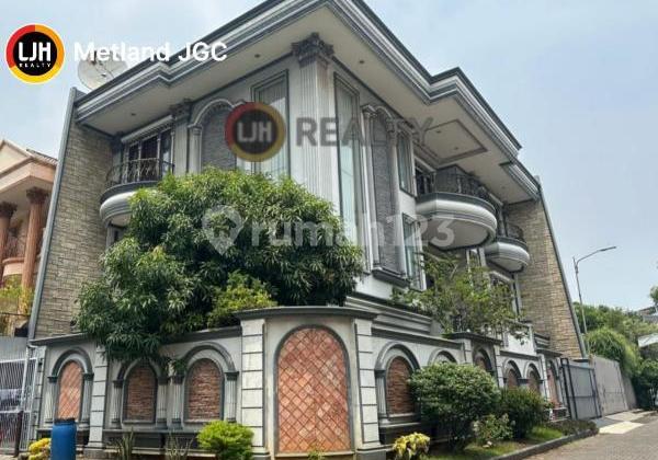 Dijual Rumah Mewah 3 Lantai di Bawah Harga Pasaran di Taman Permata Sunter, Jakarta Utara
