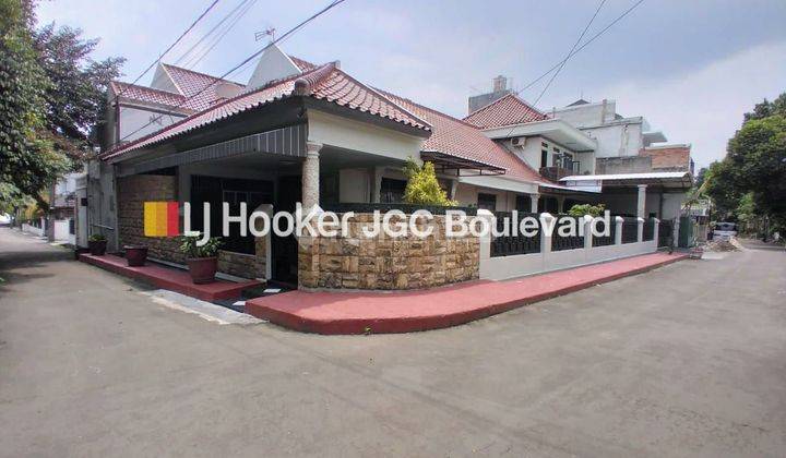 Dijual Rumah Hook di Perumahan Jatiwaringin Pondok Gede, Bekasi 1