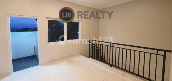 Dijual Rumah Siap Huni Lokasi Strategis di D'Alikha Residence, Kreo, Tangerang 2
