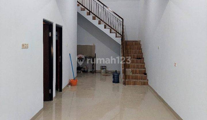 Rumah Second, Bangunan Baru 1 1 2 Lt, Diharapan Indah 1 1