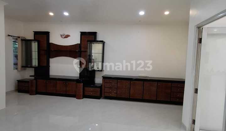 Rumah 2 Lantai lebar 8 di Cluster Teresta Metland Menteng, Cakung 2