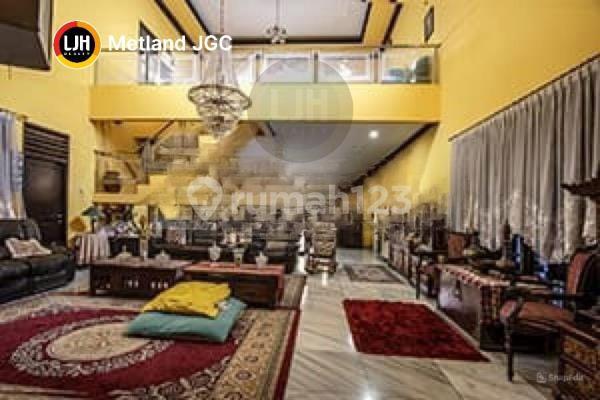 Rumah Megah 2 Lantai Siap Huni Luas 707 di Jatiwaringin Asri, Bekasi