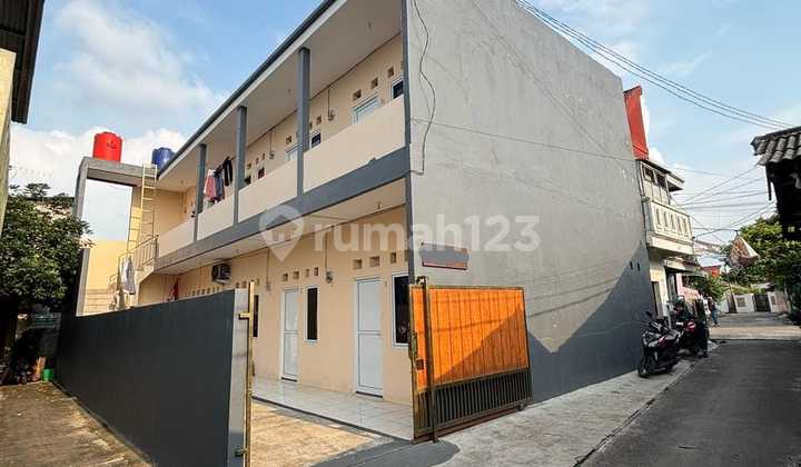 Kontrakan 2 Lantai 10 Pintu dekat Rumah Sakit di Mustika Jaya Kontrakan 2 Lantai 10 Pintu dekat Rumah Sakit di Mustika Jaya