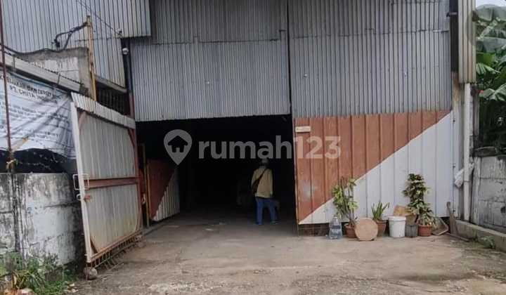 Spacious warehouse 763 with office space upstairs in Cakung, East Jakarta