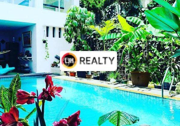 Rumah semi vila 3 Lantai ada kolam renangnya di Cipinang Indah Jaktim 1