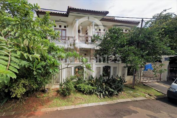 Rumah 3 Lantai Lebar 18 di Citra Grand Cibubur, Jakasampurna, Bekasi