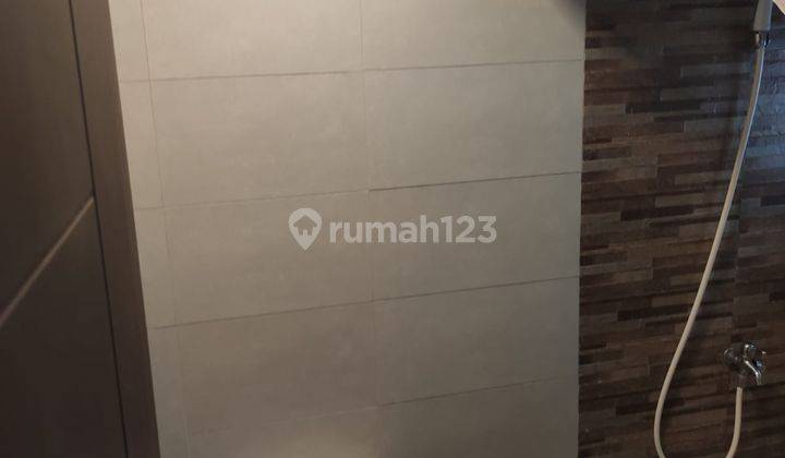 Rumah Bagus Dua Lantai Unfurnished di Summarecon Bekasi, Bekasi 2