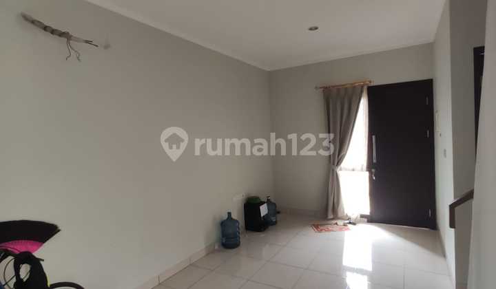 Rumah Bagus Dua Lantai Unfurnished di Summarecon Bekasi, Bekasi 4