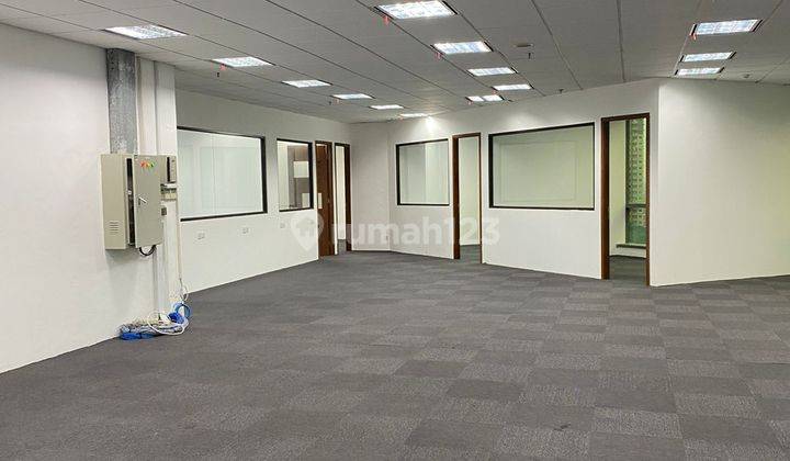 Kantor Office Lippo St Moritz Puri Indah Dijual Murah di Jakarta Barat 1