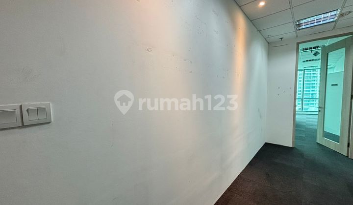 Office Space for Rent at Lippo St Moritz in Puri Indah, West Jakarta Office Space for Rent at Lippo St Moritz in Puri Indah, West Jakarta