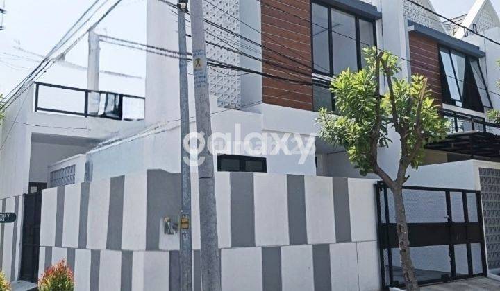 TURUN HARGA.  RUMAH SCANDINAVIAN GRESS DEKAT KENJERAN DEPAN TAMAN 2