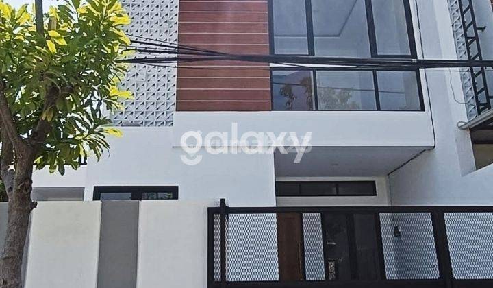 TURUN HARGA.  RUMAH SCANDINAVIAN GRESS DEKAT KENJERAN DEPAN TAMAN 1