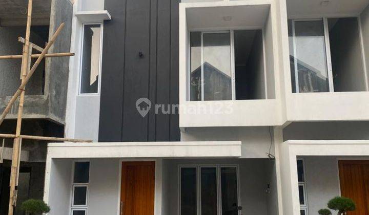 Rumah Dua Lantai Dalam Cluster Asri Viu Danau Di Munjul Cilangkap Jakarta Timur