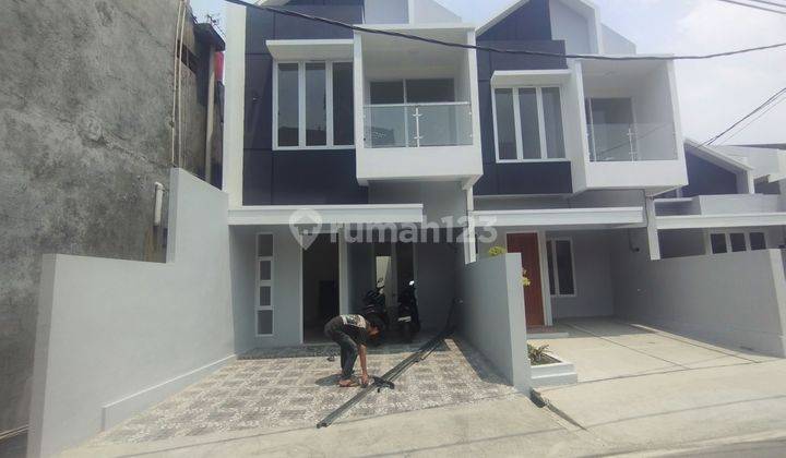 Rumah di jual dalam cluster dua lantai termurah di Cilangkap Munjul Jakarta timur 2