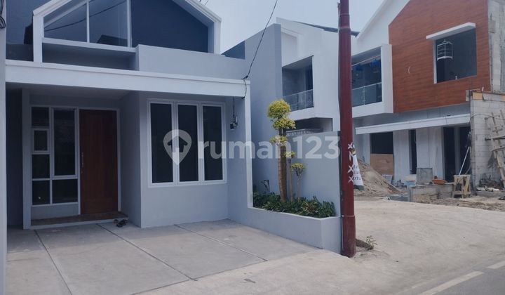 Rumah dalam cluster di jual tersedia satu dan dua lantai termurah di jakarta timur 2