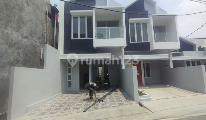 Rumah dalam cluster di jual tersedia satu dan dua lantai termurah di jakarta timur Rumah dalam cluster di jual tersedia satu dan dua lantai termurah di jakarta timur