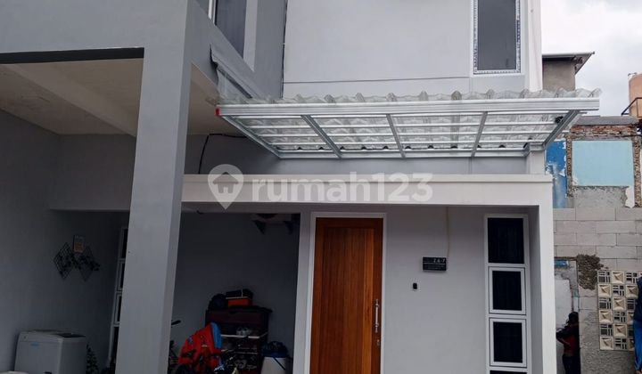 Rumah dua lantai akses dua mobil termurah di Cilangkap jakarta timur