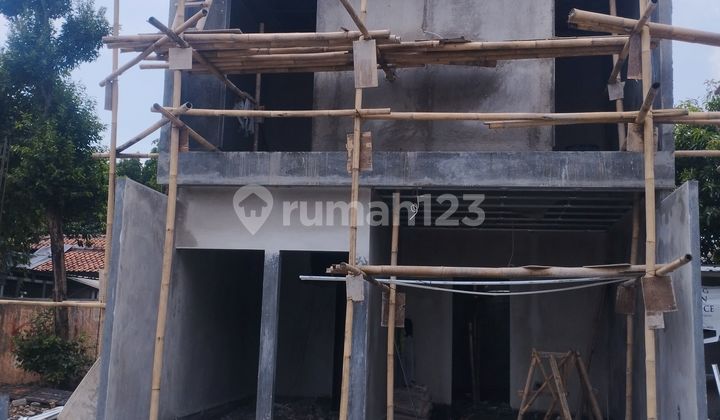 Rumah 2 lantai dalam cluster pinggir jalan utama di lalui angkot termurah di Cilangkap jakarta timur 2