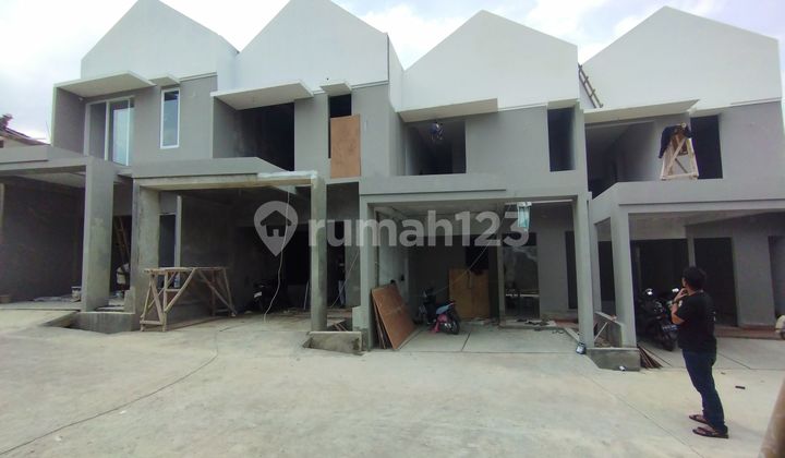 Rumah dua lantai dalam cluster murah di Munjul Jakarta timur 2
