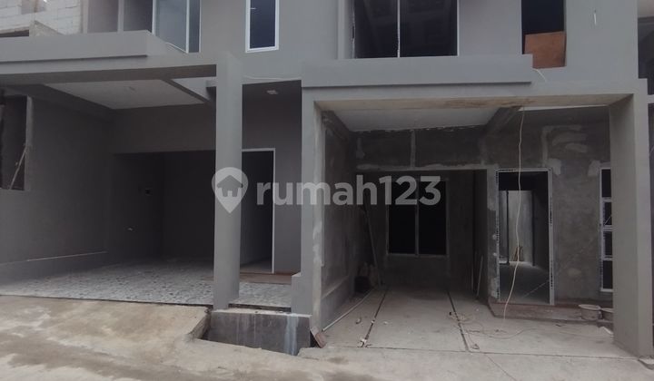 Rumah di jual dalam cluster viu danau sejuk asri di Cilangkap Cipayung Rumah di jual dalam cluster viu danau sejuk asri di Cilangkap Cipayung