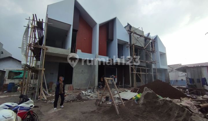 Rumah 2 Lantai Di Jual Dalam Cluster Murah Lokasi Strategis Dan Nyaman Dengan Vidu Danau Di Jl Sepakat Cilangkap Baru Jakarta Timur  2