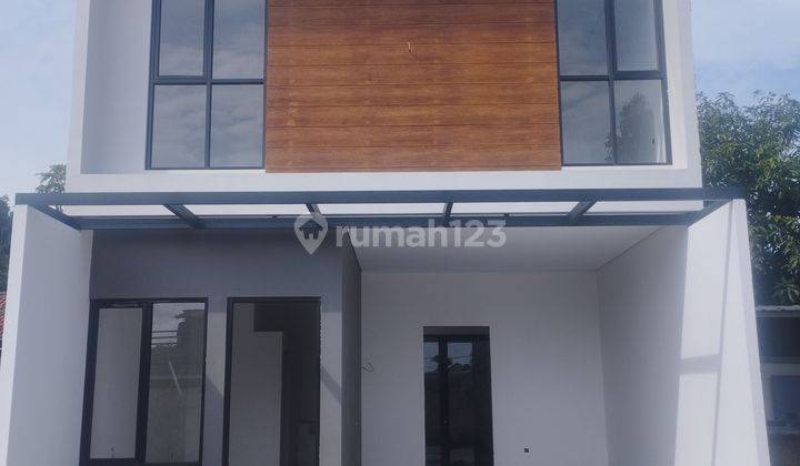 Rumah modern minimalis di lalui Jack linko asri dan nyaman di Cilangkap jakarta timur 1