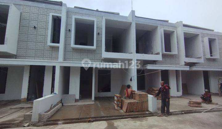 Rumah Di Jual Dalam Lingkungan Perumahan Lokasi Strategis Dekat Ke Tol Dan Terminal Di Cijantung Jakarta Timur 2