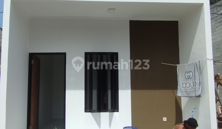 Rumah Siap Huni Satu dan Dua Lantai Akses Motor Tidak Jauh ke Akses Mobil Murah Bagus di Jakarta