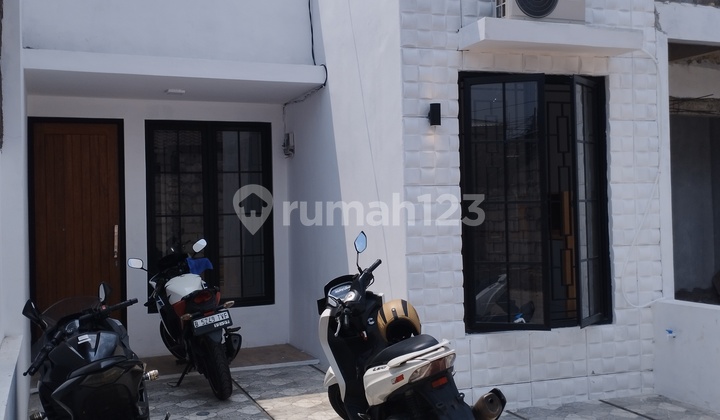 Rumah di  Bisa Pilih Satu Lantai Dan Dua Lantai murah akses mobil lebar modern minimalis di Cijantung jakarta timur 1