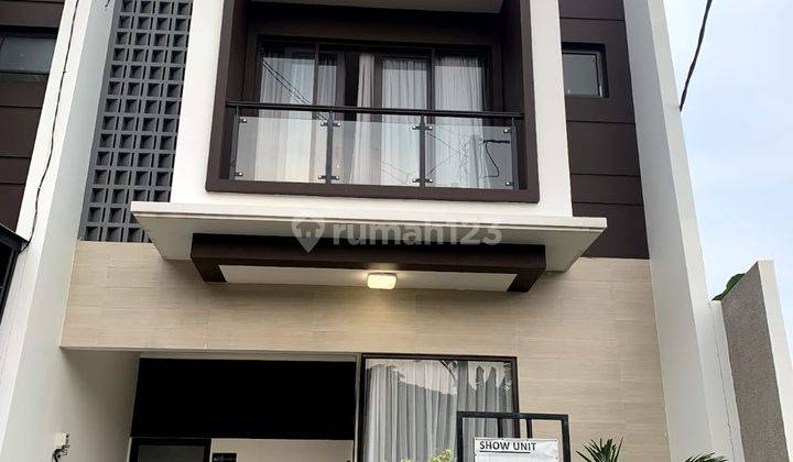 Rumah 2 Lantai Selangkah Ke LRT Cibubur 1