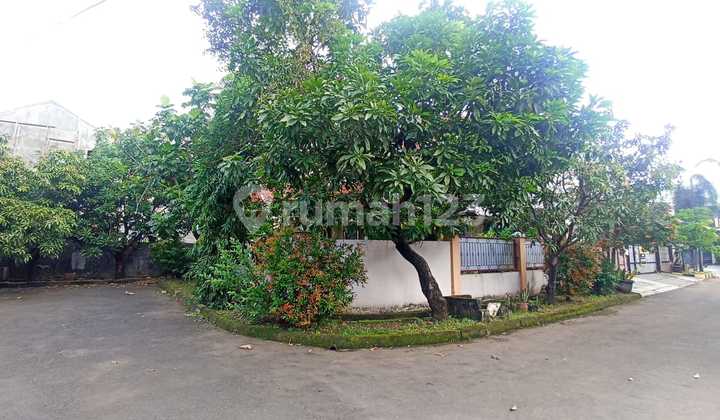 Corner House in Prima Harapan Regency near Summarecon Bekasi, North Bekasi, Bekasi. 2