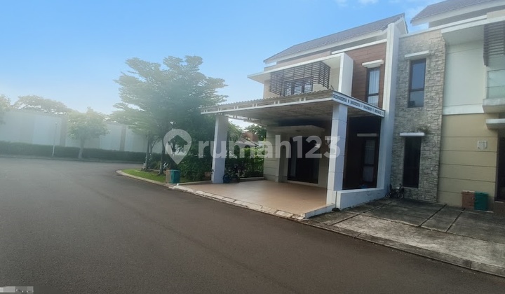 Rumah Huk di Burgundy The Orchard Summarecon Bekasi, Bekasi 2