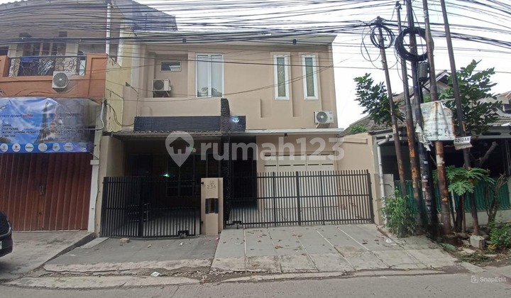 Rumah Dekat Stadion dan SMA di Kayuringin Bekasi Selatan, Kota Bekasi