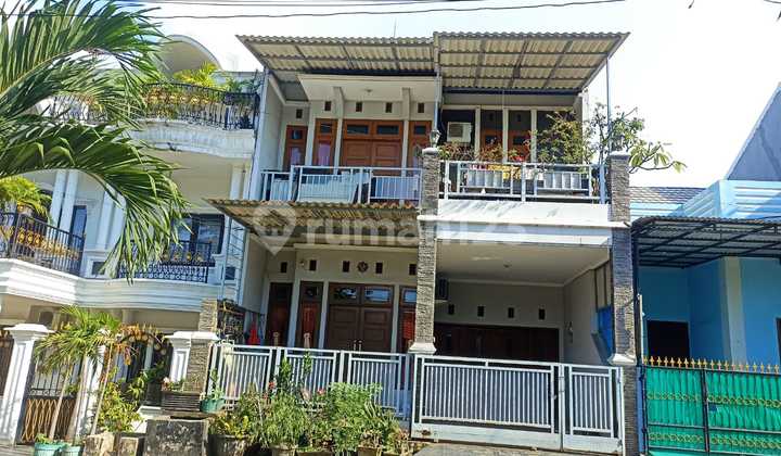 House Near Harapan Indah Bekasi Food Court Field 2